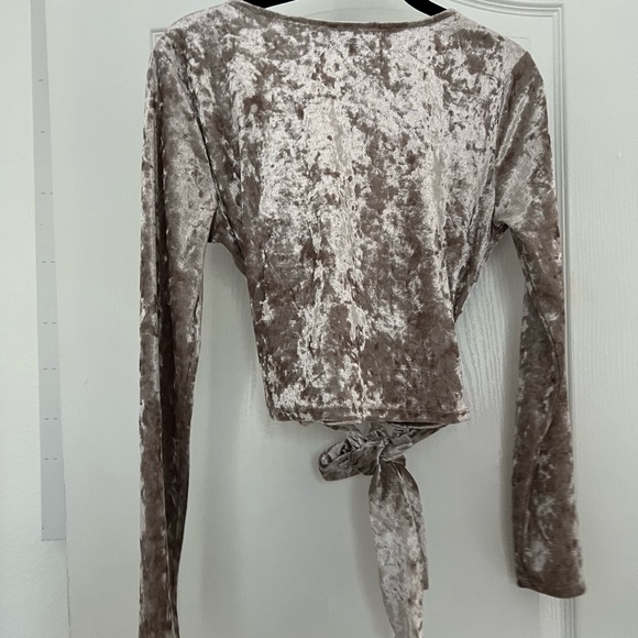Lulus Wrap It Up Taupe Velvet Long Sleeve Wrap Top SZ M - Picture 5 of 6
